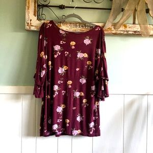 Women’s Plus size 3x. Burgundy and floral top.
